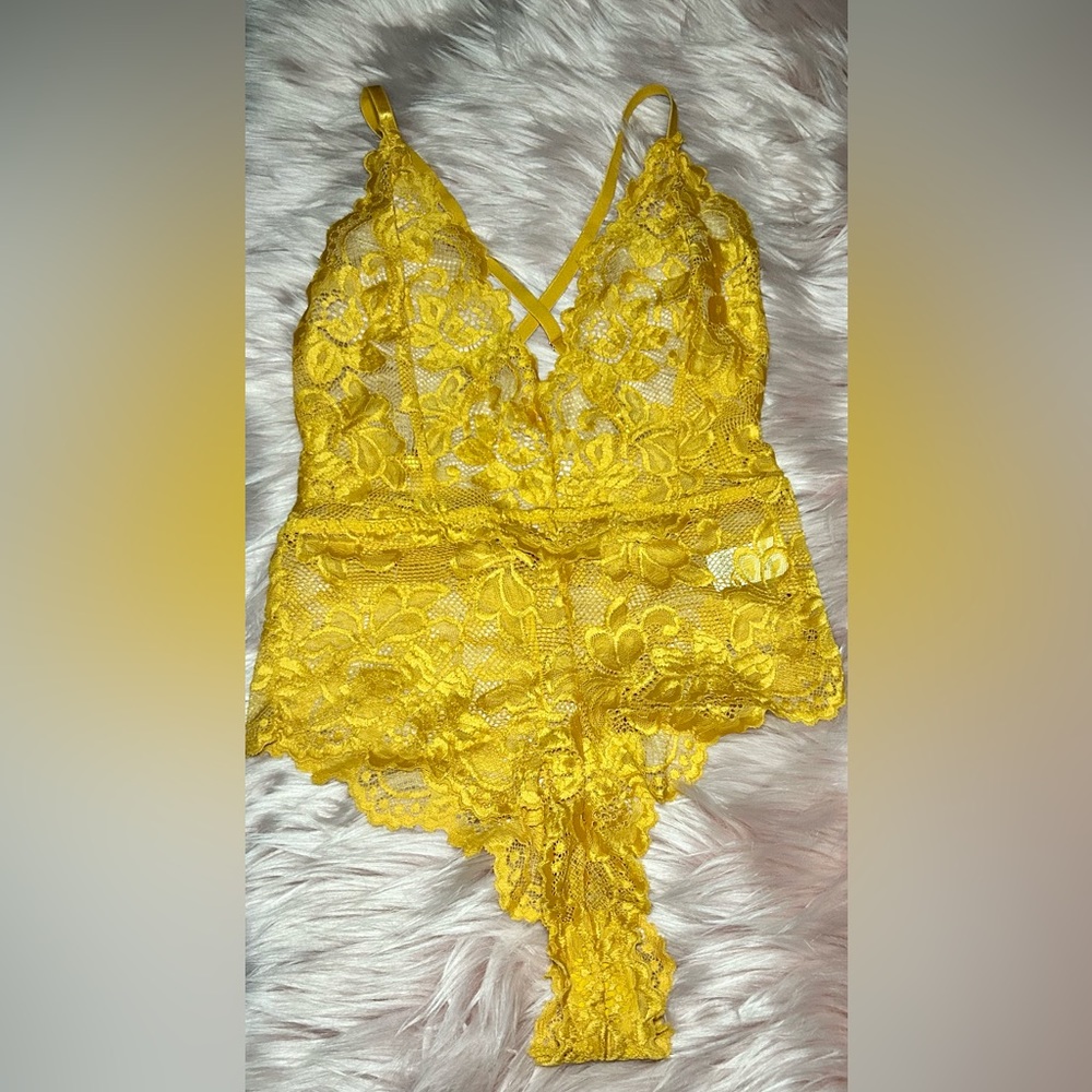 Mustard yellow one piece lace set size: M